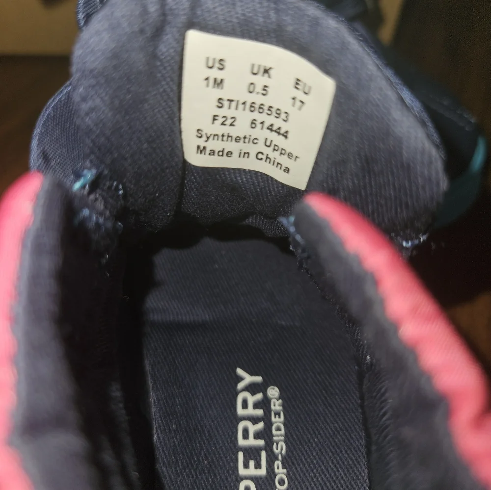 Sperry Unisex-Baby Snow Boot Infant SIZE 1M NEW in box